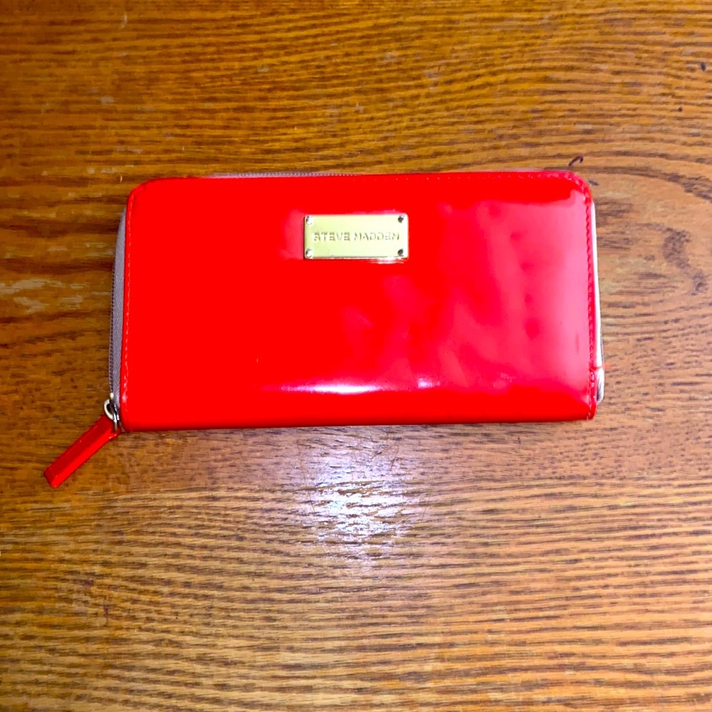 Red Steve Madden Woman’s Wallet